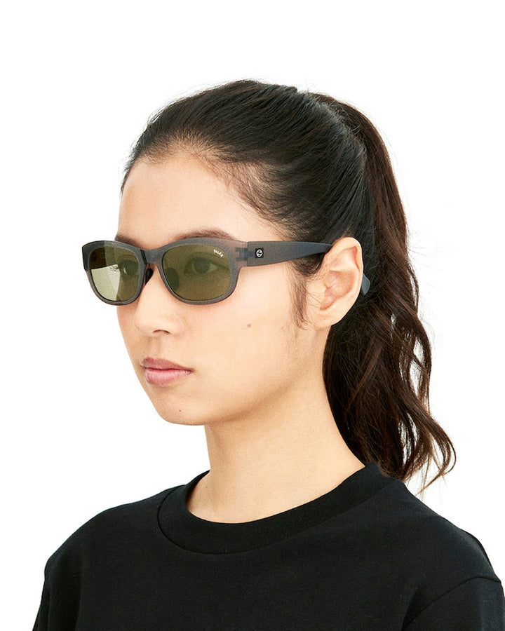 OZNIS by TALEX サングラス FLATシリーズ ケース・クロス付き OZNIS | オズニス / FLAT05 -TRUEVIEW SPORTS – TALEX online store