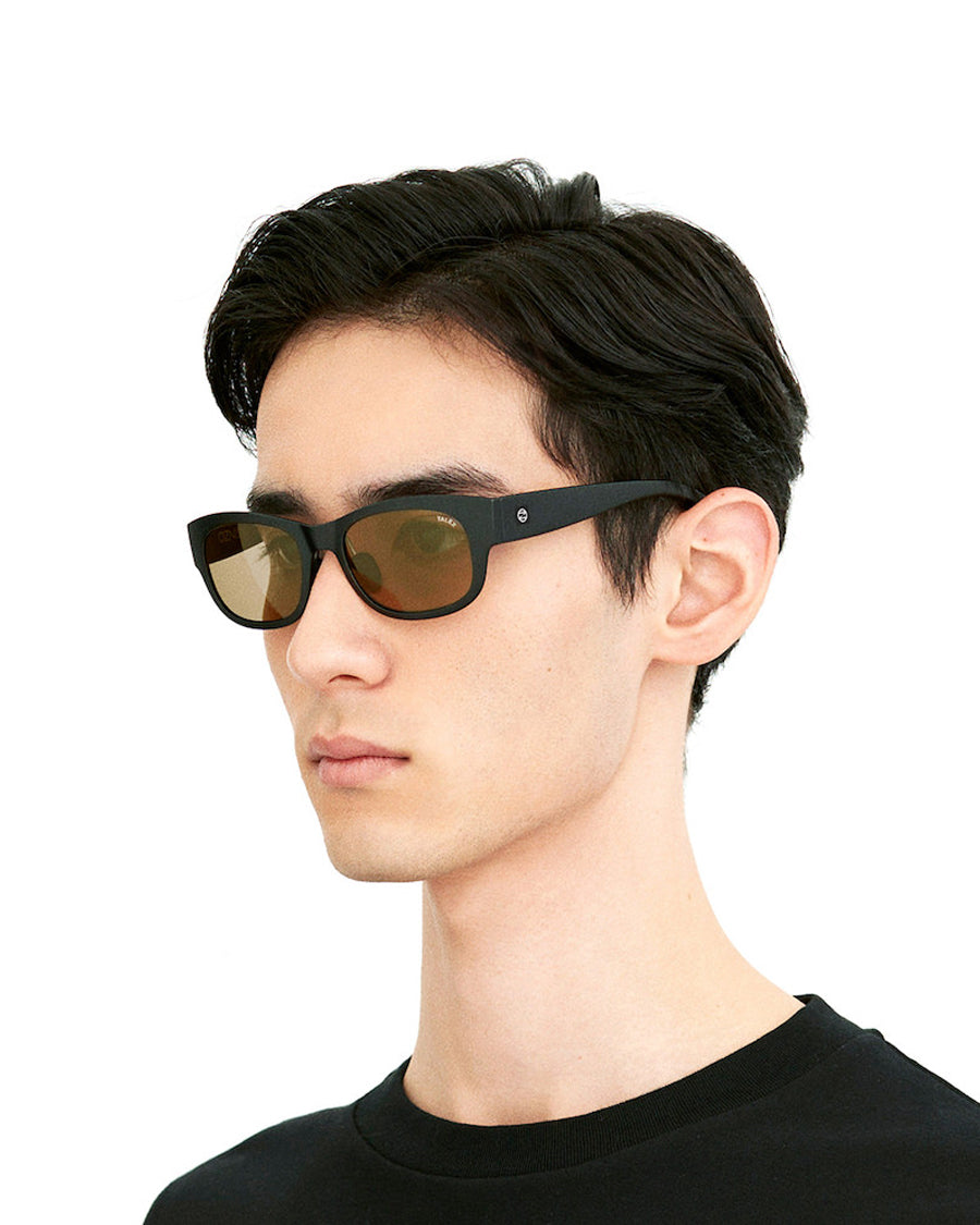 OZNIS | オズニス / FLAT05 -LUSTER BROWN – TALEX online store